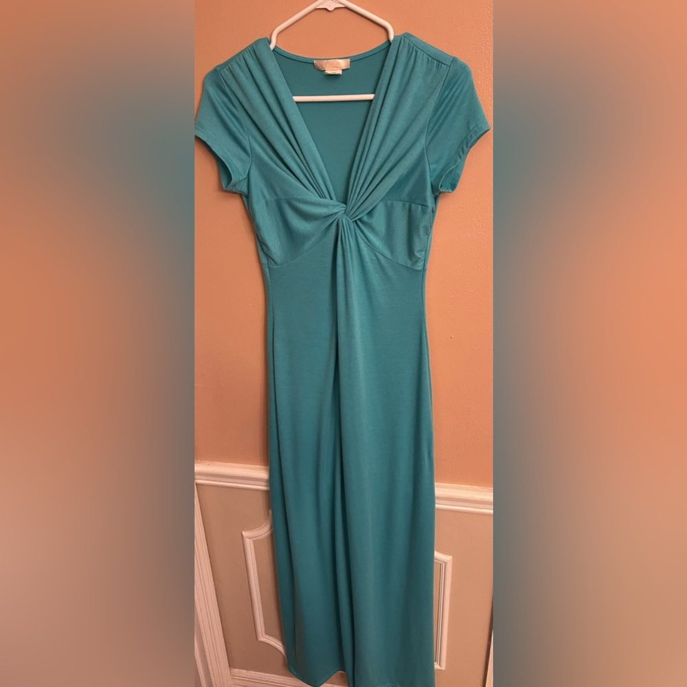 Aqua Maxi four star v neck knotted short sleeve dress size Medium